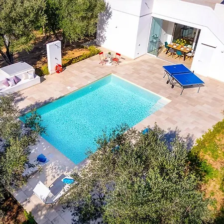 Villa La Puglietta By *